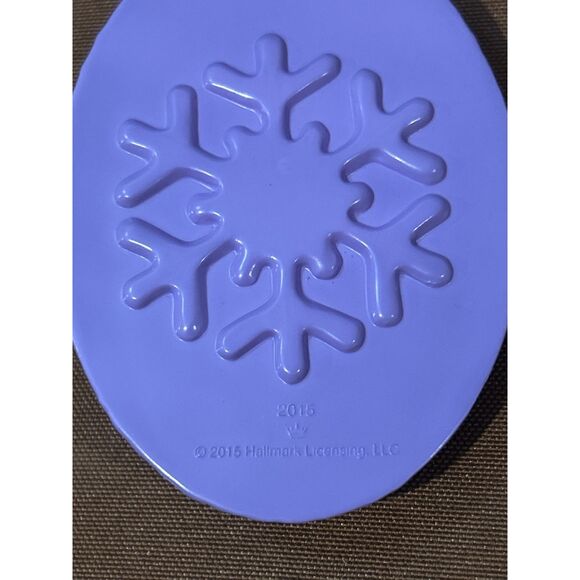 Hallmark lot of 3 Christmas Ornaments Niece, Mom and Nephew - Picture 6 of 6